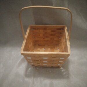Wicker basket with handle 9" wide 4" tall tan with white woven in between